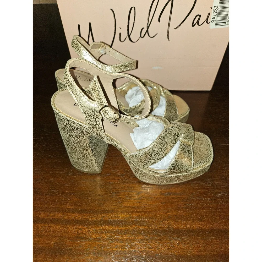 Women's Wild Pair Laviniiap High Heeled Strap Gold Size 5.5 Brand new‎